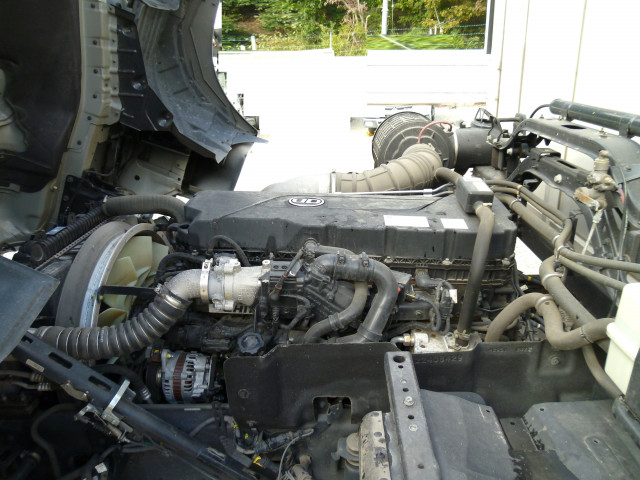 UDトラックス（日産） クオン 大型 アルミウィング 2PG-CG5CA(94397) 26枚目