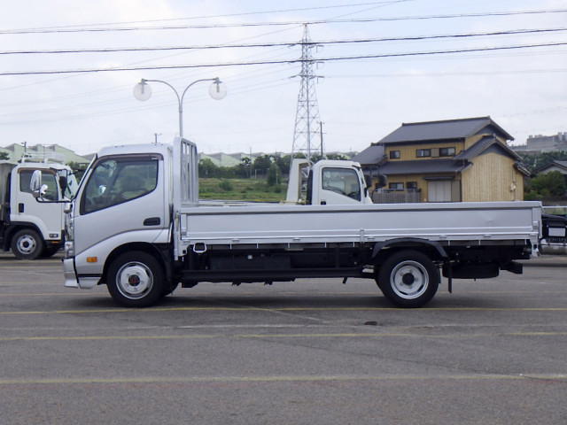 トヨタ ダイナ 小型 平ボディ 2KG-XZU695(94406) 4枚目