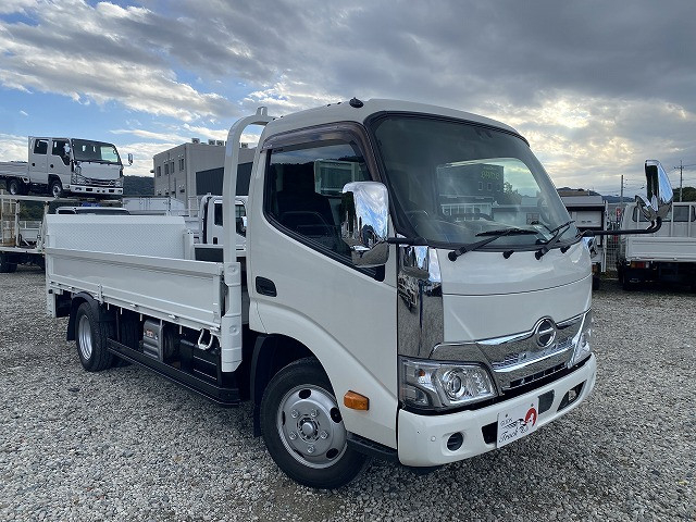 日野 デュトロ 小型 平ボディ 2RG-XZC655M(94442) 3枚目