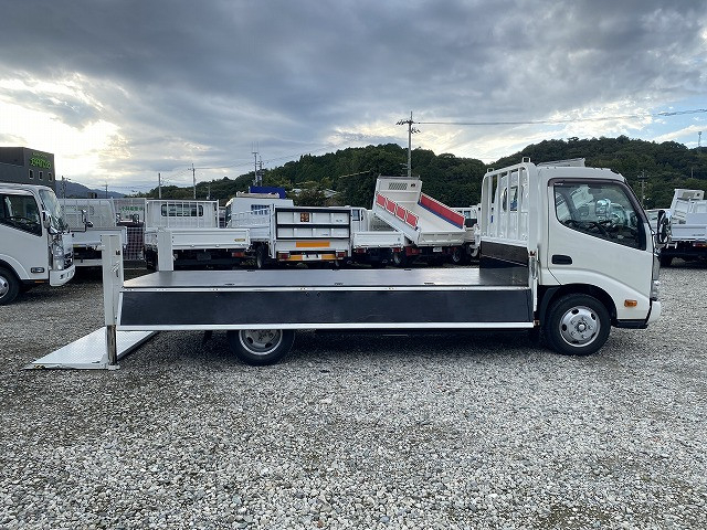 日野 デュトロ 小型 平ボディ 2RG-XZC655M(94442) 12枚目