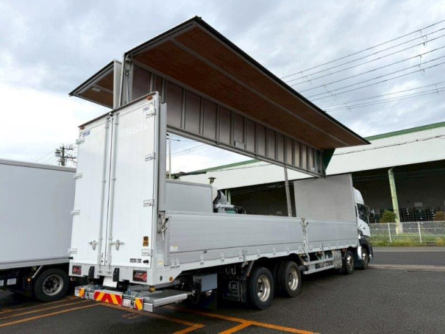 UDトラックス（日産） クオン 大型 アルミウィング 2PG-CG5CA(94448) 7枚目