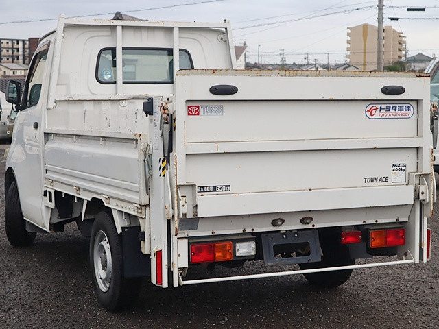 トヨタ タウンエース 小型 平ボディ DBF-S412U(94477) 3枚目