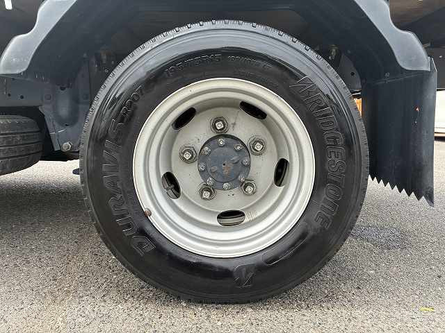 いすゞ エルフ 小型 平ボディ 2RG-NJR88A(110990) 28枚目
