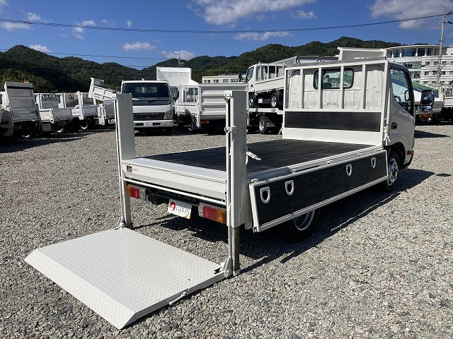 日野 デュトロ 小型 平ボディ SKG-XZU600M(94528) 15枚目
