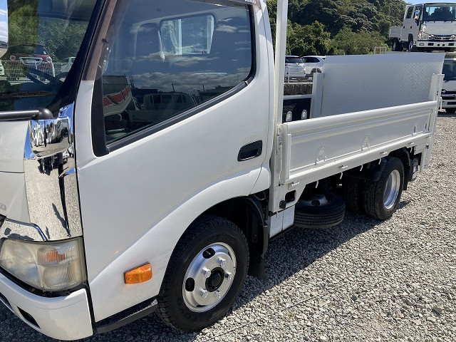 日野 デュトロ 小型 平ボディ SKG-XZU600M(94528) 45枚目