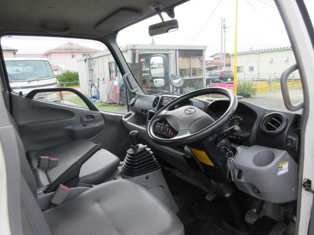 日野 デュトロ 小型 平ボディ TKG-XZC605M(94559) 13枚目
