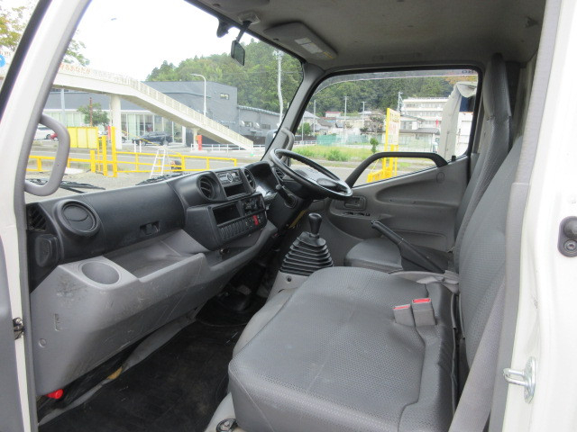 日野 デュトロ 小型 平ボディ TKG-XZC605M(94559) 19枚目