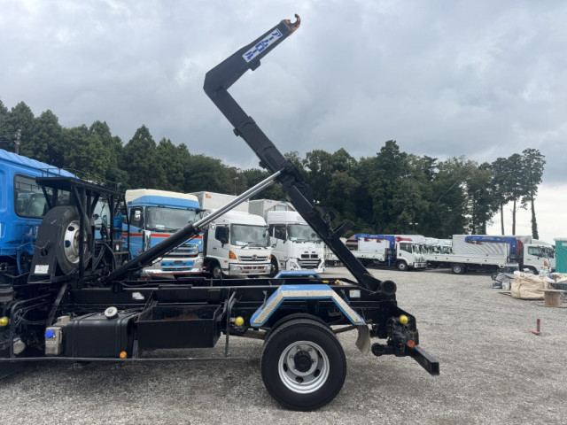UDトラックス（日産） コンドル 中型 コンテナ専用車 TKG-MK38L(94592) 9枚目