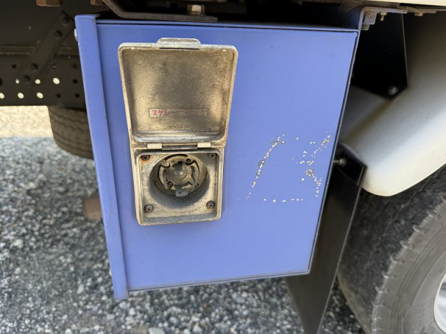 三菱ふそう キャンター 小型 冷凍冷蔵バン TPG-FEB50(94599) 42枚目