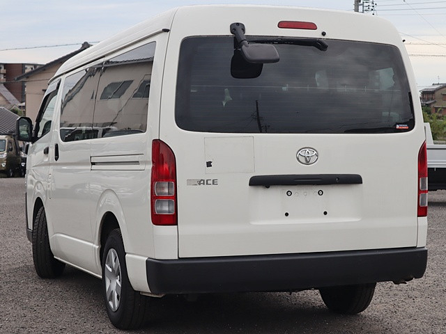 トヨタ ハイエース 小型 アルミバン 3BA-TRH214W(94666) 3枚目