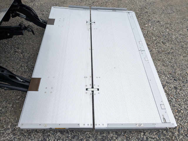 日野 レンジャー 中型 冷凍冷蔵バン 2KG-FD2ABG(94680) 10枚目