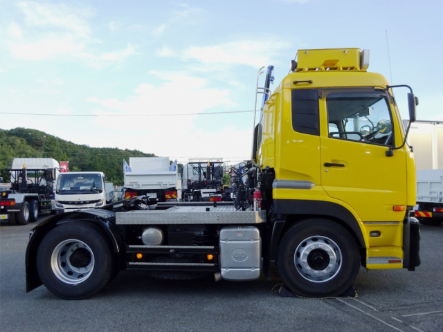 UDトラックス（日産） クオン 大型 トラクタ QKG-GK6XAB(110301) 8枚目