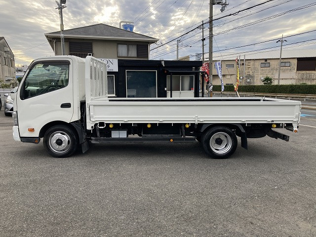 日野 デュトロ 小型 平ボディ 2RG-XZU710M(94706) 4枚目