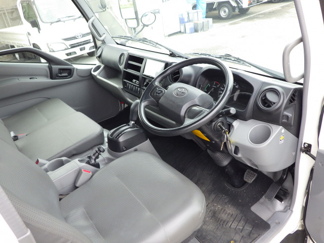 トヨタ ダイナ 小型 平ボディ 2RG-XZU710(94709) 6枚目