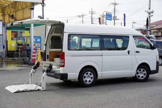 トヨタ ハイエース 小型 ライトバン CBF-TRH200K(94739) 9枚目