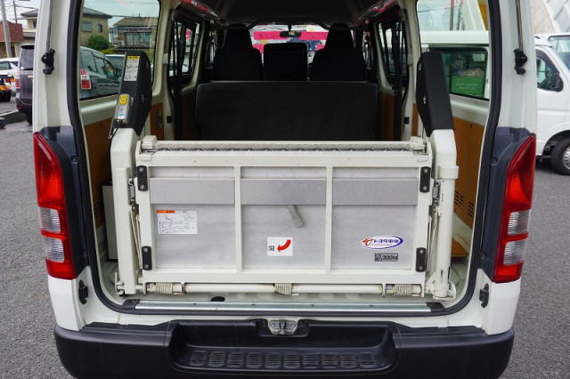 トヨタ ハイエース 小型 ライトバン CBF-TRH200K(94739) 24枚目
