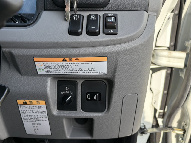 三菱ふそう キャンター 小型 アルミウィング 2PG-FEB90(94832) 28枚目