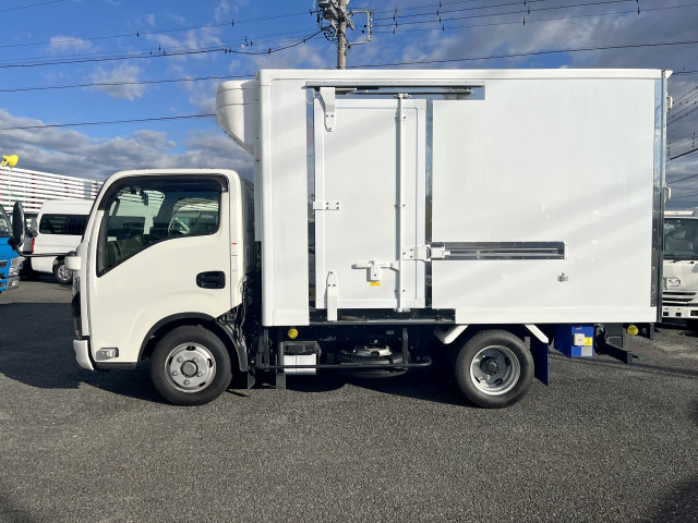いすゞ エルフ 小型 冷凍冷蔵バン 2RG-NJR88AM(94833) 3枚目