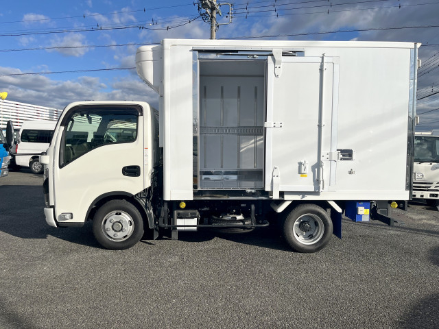 いすゞ エルフ 小型 冷凍冷蔵バン 2RG-NJR88AM(94833) 4枚目