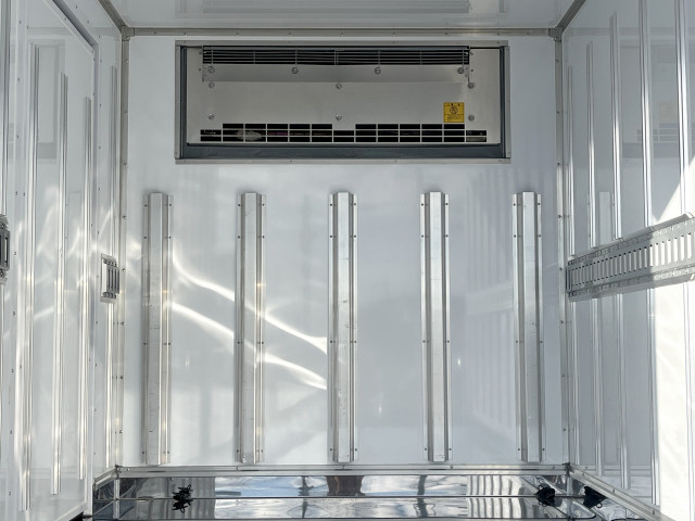 いすゞ エルフ 小型 冷凍冷蔵バン 2RG-NJR88AM(94833) 11枚目