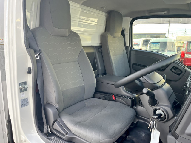 いすゞ エルフ 小型 冷凍冷蔵バン 2RG-NJR88AM(94833) 16枚目