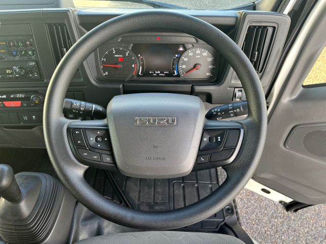 いすゞ エルフ 小型 冷凍冷蔵バン 2RG-NJR88AM(94833) 18枚目