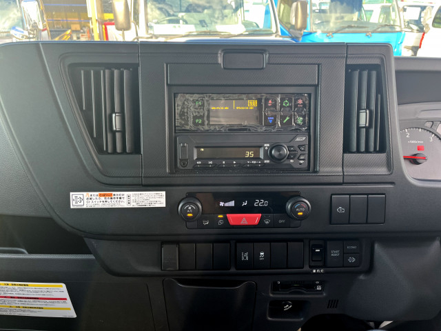 いすゞ エルフ 小型 冷凍冷蔵バン 2RG-NJR88AM(94833) 20枚目