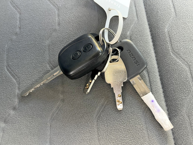 いすゞ エルフ 小型 冷凍冷蔵バン 2RG-NJR88AM(94833) 33枚目