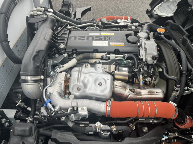 いすゞ エルフ 小型 冷凍冷蔵バン 2RG-NJR88AM(94833) 37枚目