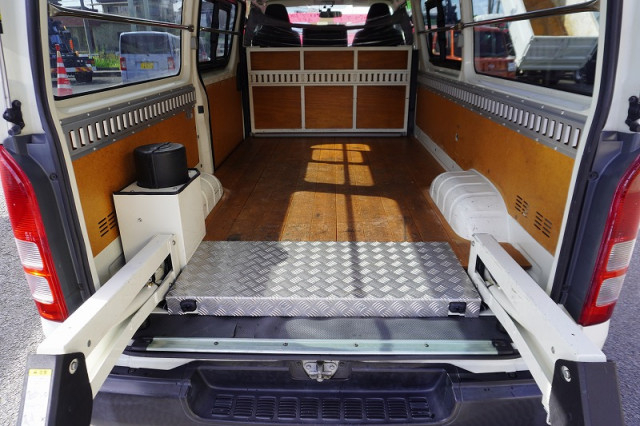 トヨタ ハイエース 小型 ライトバン CBF-TRH200V(94841) 16枚目