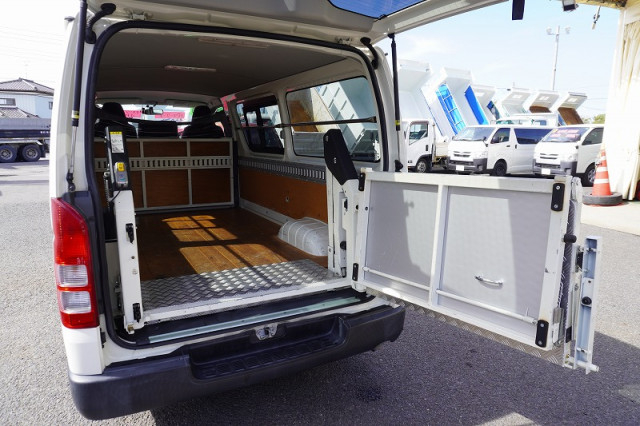 トヨタ ハイエース 小型 ライトバン CBF-TRH200V(94841) 24枚目
