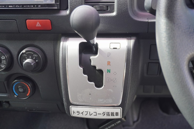 トヨタ ハイエース 小型 ライトバン CBF-TRH200V(94841) 31枚目