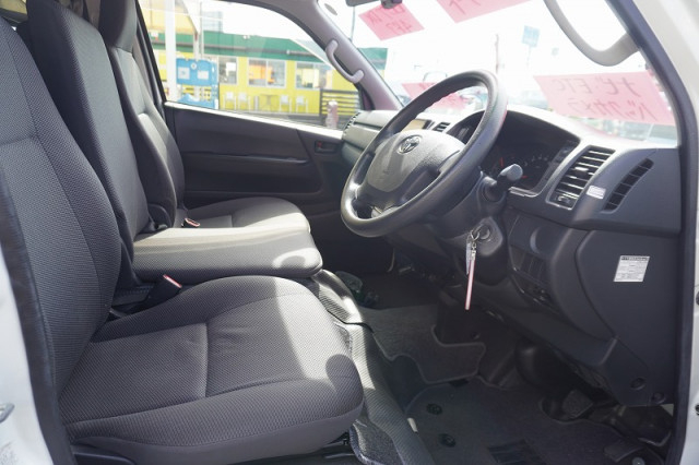 トヨタ ハイエース 小型 ライトバン CBF-TRH200V(94841) 38枚目