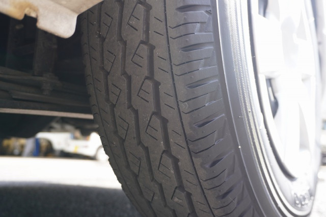 トヨタ ハイエース 小型 ライトバン CBF-TRH200V(94845) 11枚目