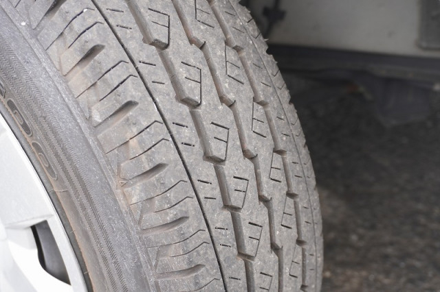 トヨタ ハイエース 小型 ライトバン CBF-TRH200V(94846) 10枚目