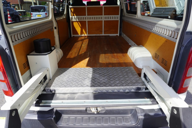 トヨタ ハイエース 小型 ライトバン CBF-TRH200V(94845) 16枚目