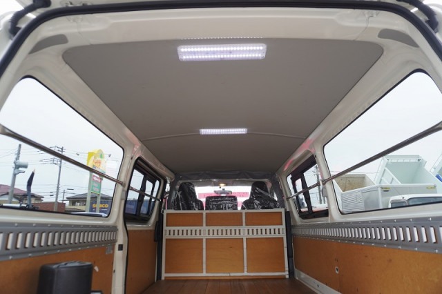 トヨタ ハイエース 小型 ライトバン CBF-TRH200V(94846) 17枚目