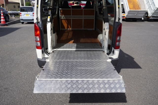 トヨタ ハイエース 小型 ライトバン CBF-TRH200V(94845) 22枚目