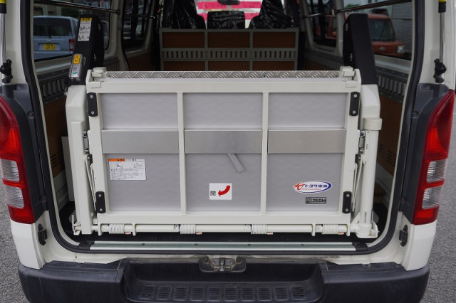 トヨタ ハイエース 小型 ライトバン CBF-TRH200V(94846) 23枚目