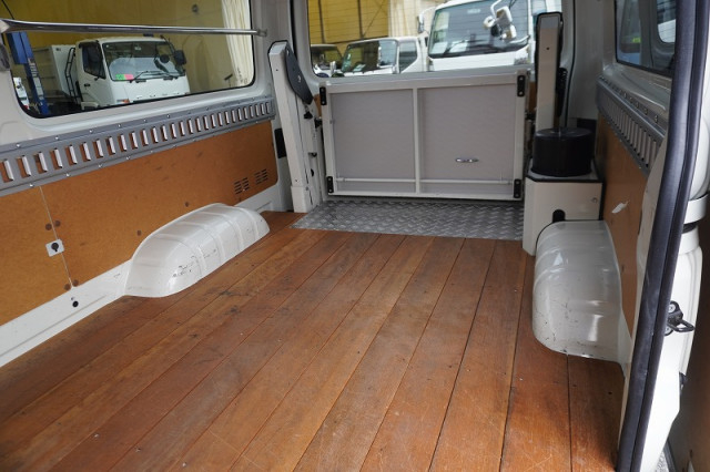 トヨタ ハイエース 小型 ライトバン CBF-TRH200V(94846) 25枚目