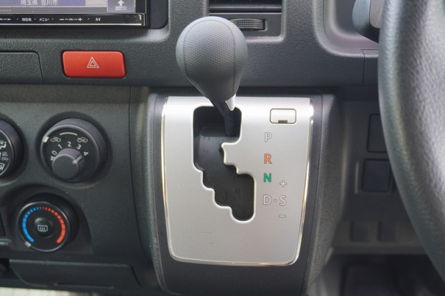 トヨタ ハイエース 小型 ライトバン CBF-TRH200V(94845) 30枚目