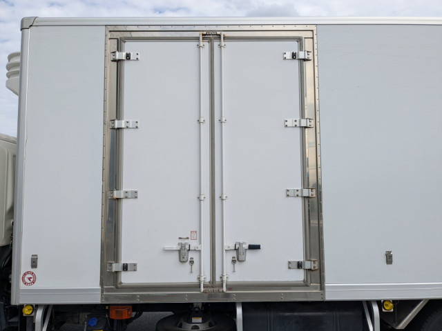 日野 レンジャー 中型 冷凍冷蔵バン 2KG-FC2ABG(94851) 14枚目