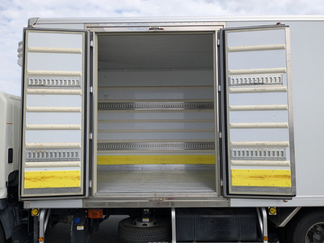 日野 レンジャー 中型 冷凍冷蔵バン 2KG-FC2ABG(94851) 15枚目