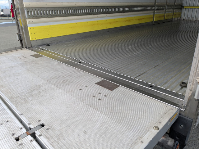 日野 レンジャー 中型 冷凍冷蔵バン 2KG-FC2ABG(94851) 31枚目