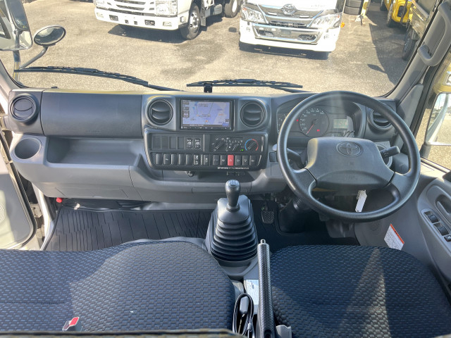 トヨタ ダイナ 小型 Wキャブ 2PG-GDY281(94854) 13枚目