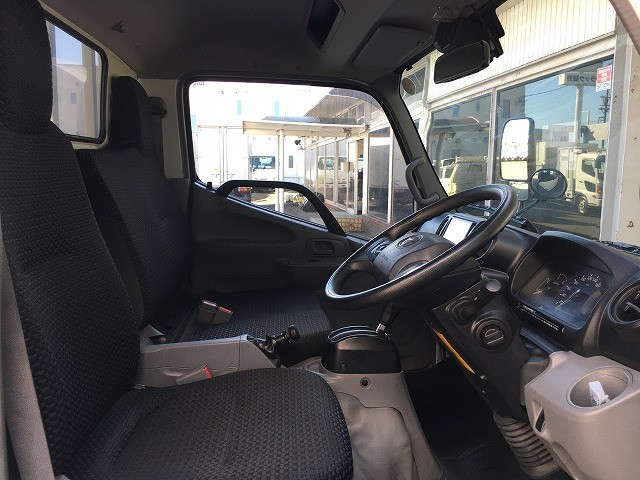 トヨタ ダイナ 小型 平ボディ 2RG-XZC655(94859) 33枚目