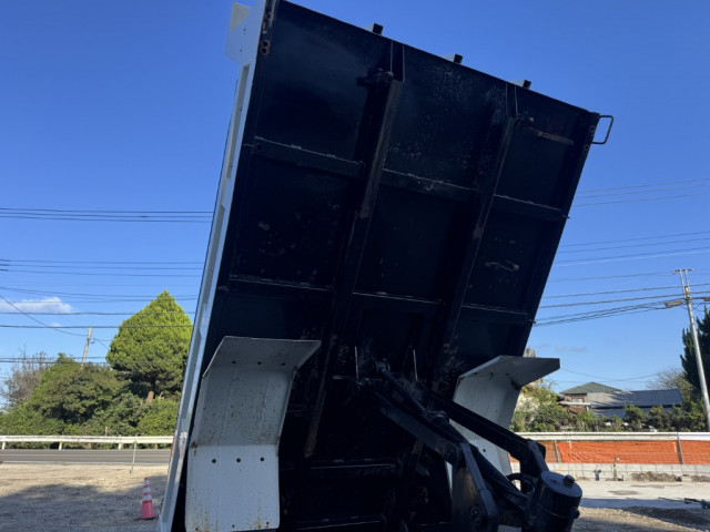 いすゞ フォワード 中型 土砂ダンプ 2PG-FRR90S1(94870) 13枚目