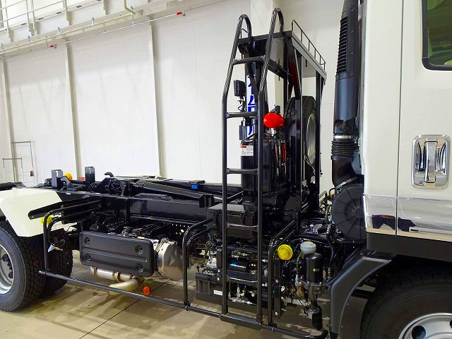 いすゞ フォワード 中型 コンテナ専用車 2RG-FRR90S4(94876) 24枚目