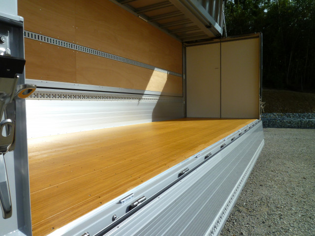 日野 レンジャー 増トン アルミウィング 2PG-FE2ACG(94881) 19枚目