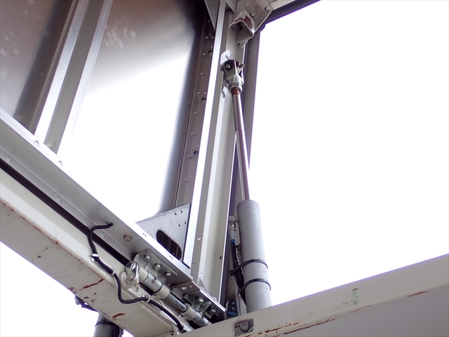 いすゞ ギガ 大型 アルミウィング QKG-CYJ77B(94911) 26枚目